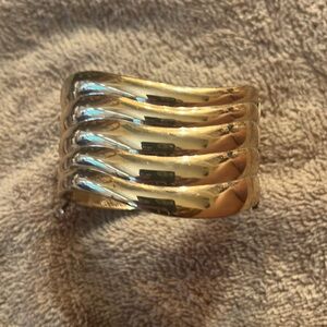 BEAUTIFUL GOLD COSMETIC BRACELET